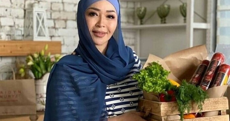 "Кітабы 44 миллион теңгені құрады": Айнұр Тұрсынбаеваға алданған оқырмандар заңгерден көмек сұрады