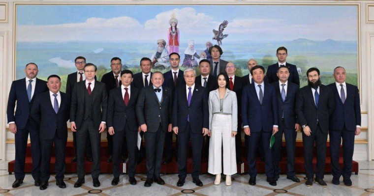 Тоқаевтың бизнесмендермен кездесуінде болған жалғыз әйел кім