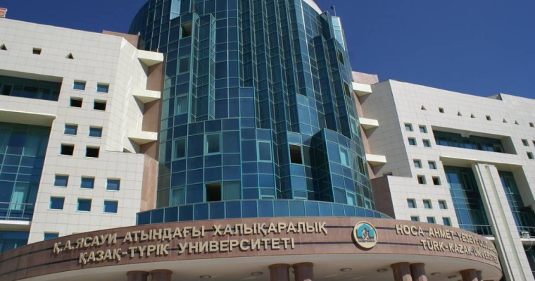 Студенттер далада қаңғып жүр