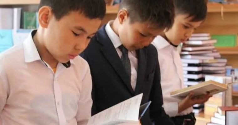 Тоқаевтың баспасөз хатшысы 18 жасқа дейін балалардың есепшотында шамамен қанша қаржы жиналатынын айтты