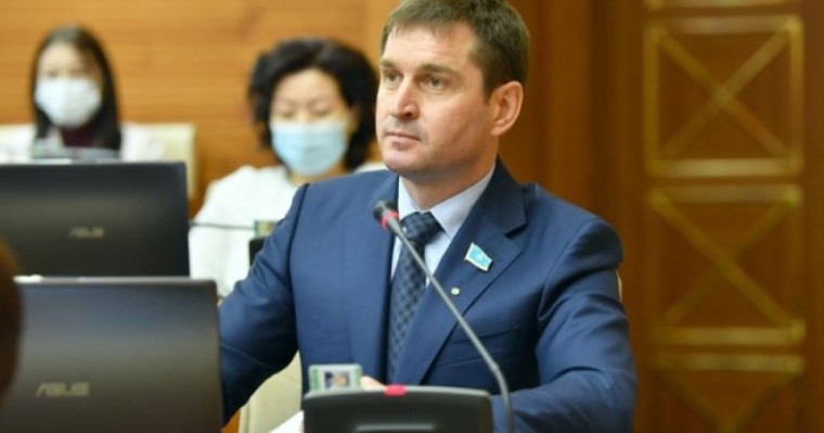 Мәжіліс депутаты өкілетін тоқтату туралы өтініш берді