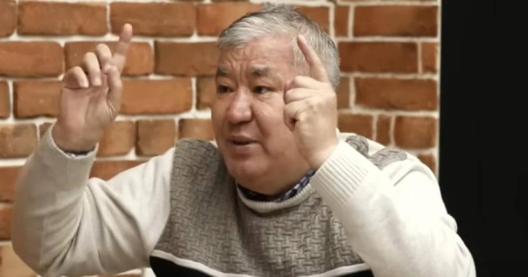 “Күйеуіңнің киімін жума, тамағын істеме” - Қалыбек Құрманәлі үш байға тиіп, кеңес беретіндер туралы айтты