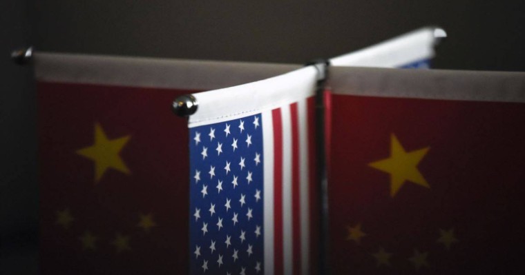 Қытай коронавирус туралы мақаладан кейін WSJ тілшілерін аккредитациядан айырды