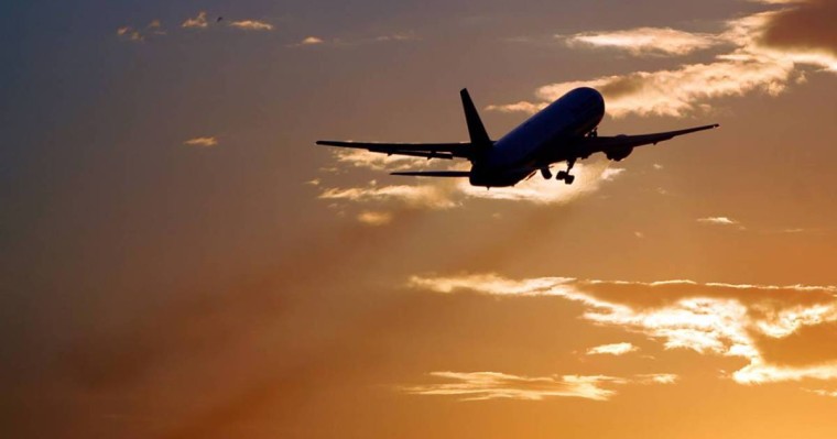 Алматыда ұшақ 1 сағат айналып жүріп тұрғындардың үрейін ұшырды: Air Astana түсінік берді