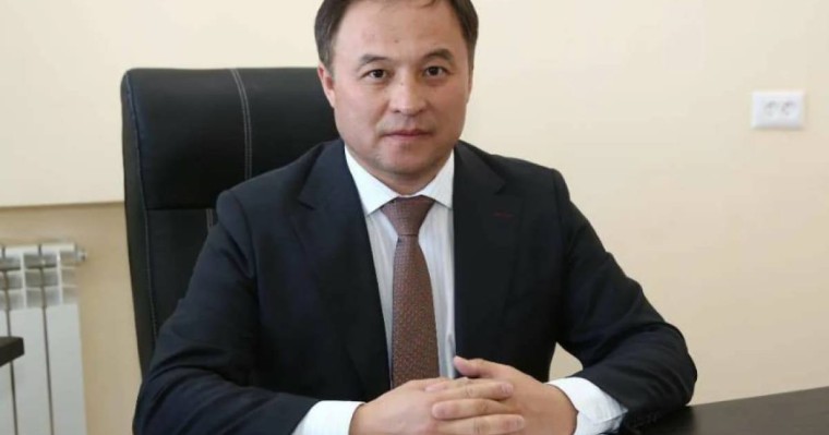 Жезқазған қаласының әкімі қазақ тілін білмейтін мемлекеттік қызметкерді орнына қойды (ВИДЕО)