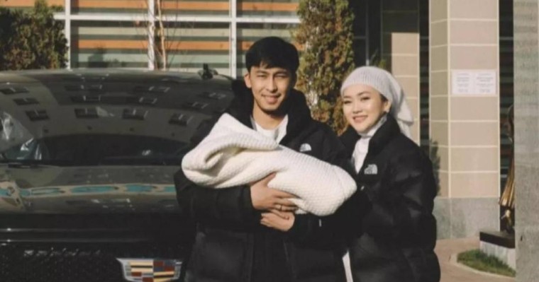 Ерке Есмаханның ұлына қандай есім бергені белгілі болды