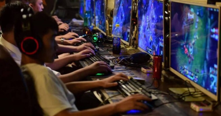Қытай билігі балаларға компьютер ойындарын ойнауға шектеу қойды