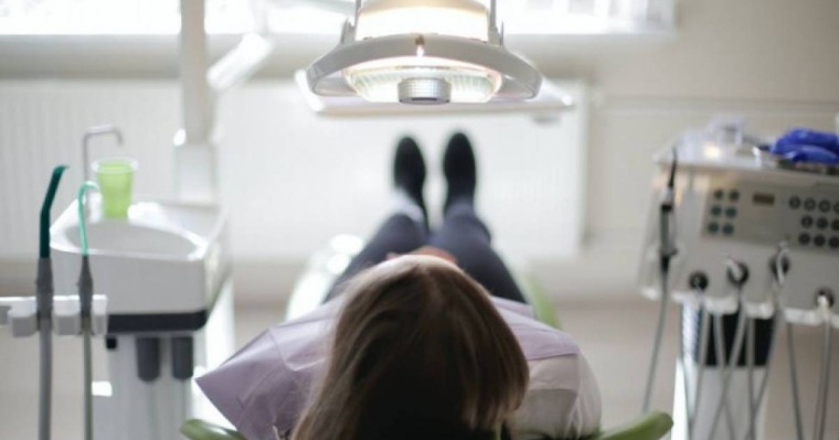 Алматыда тісін жұлдыруға барған қыз стоматологияда қайтыс болды