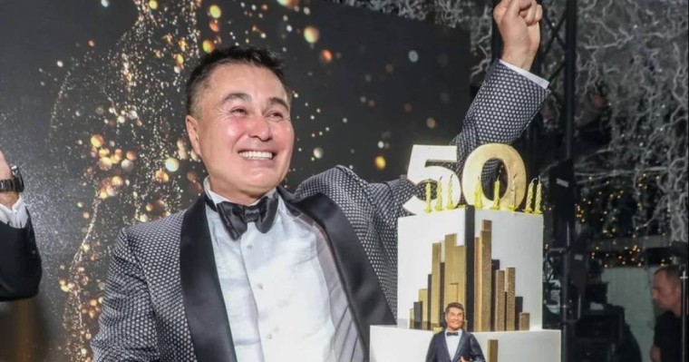 "Комфорт зонасынан шыққым келеді". Арман Давлетияров Ресейдегі телеарнадан кетті