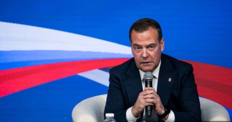 "Жалған және манипуляция" - фактчекерлер Медведевтің Қазақстан туралы парақшасындағы жазбаны талқылады