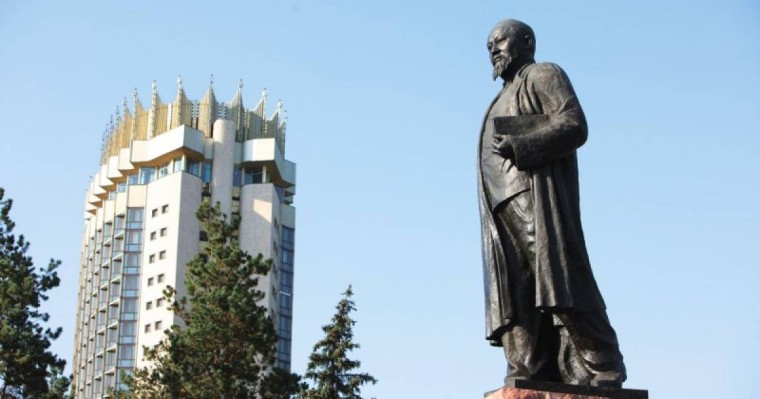 Нужно ли поменять название Алматы?