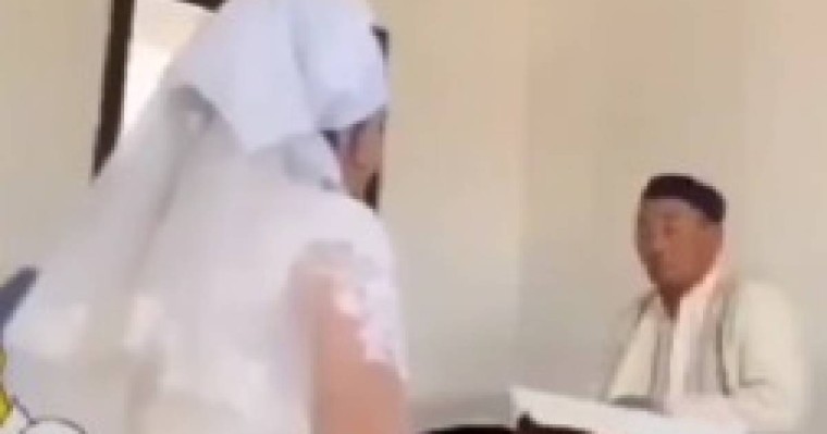 "Келіндер мәхір сұрап құтырды": Неке қию рәсімінде Land Cruiuser 300 сұраған келін желіні шулатты