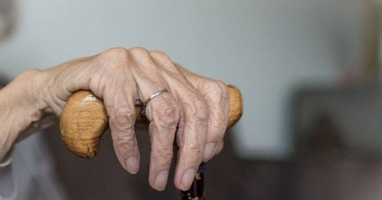 Неке сақинасын алу үшін екі саусағын кесіп алған: 17 жастағы студентерге сот үкімі шықты