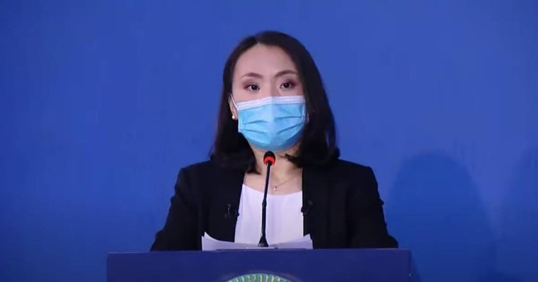 "Нұр Отан" дегенді "Нұрсұлтан" деп оқыған директор жұртты күлдірді (видео)