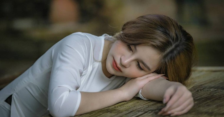 "Енем адам санамайтын". Алматылық әйел күйеуінің 5 баласына қарамай жап-жас қызды тоқал еткенін айтты