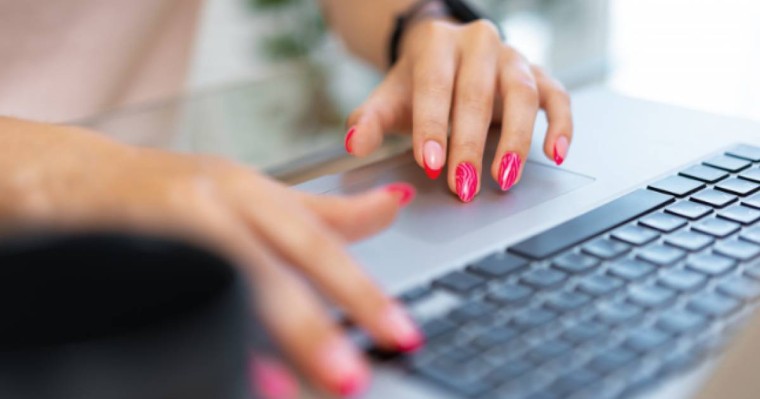 Оқушы қыз қабылдау комиссиясы қателігінен гранттан айырыла жаздаған