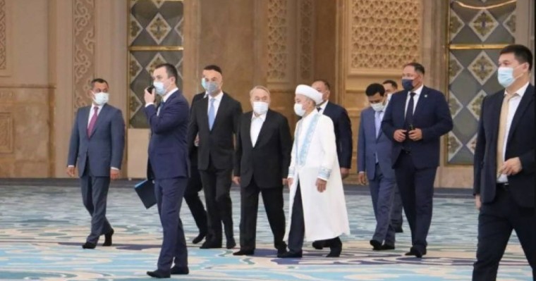 Назарбаев, Мамин, Баталов: Астанадағы зәулім мешіттің ашылуына кімдер келді (фото)