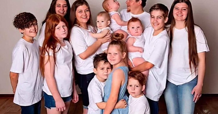 “Болды, тоқтатсаңшы деп жазады”: 32 жастағы әйел 12-ші баласын дүниеге әкелді