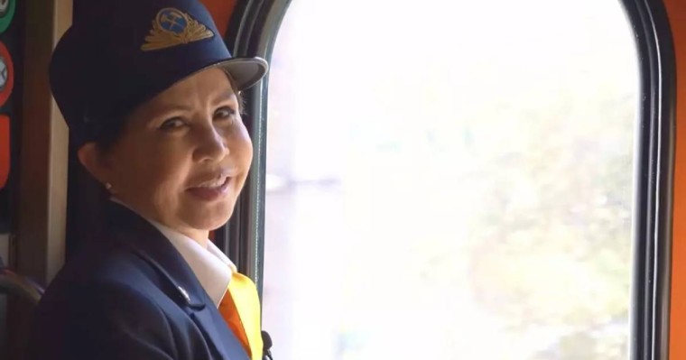 "Екінші келінмін": Роза Рымбаева ел білмейтін құпиясын бөлісті