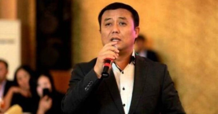 «Үш отбасын асырап отырған азамат...» – Елуге толған Саят МЕДЕУОВКЕ өнердегі достары не сыйлады?