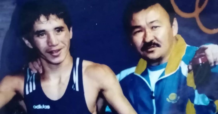 "Керек емеспін". Бекзатты чемпион еткен бапкер қазір қайда жүр?