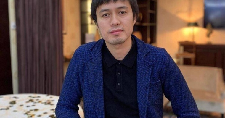 Ердос Қанаев: 50 жасымда шашым ағарып, бетім әжім болып сахнада жүргім келмейді