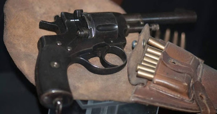 Өлтірмек болған: Алматыда теміржол қызметкеріне оқ атып, жарақаттап кетті