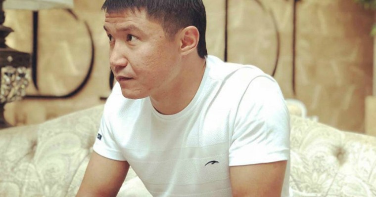 "Аягүл де, Жанар да сөз көтере алмай кетті": Бағлан Әбдірайымов Тұрсынбектің қызына қолдау көрсетуді сұрады