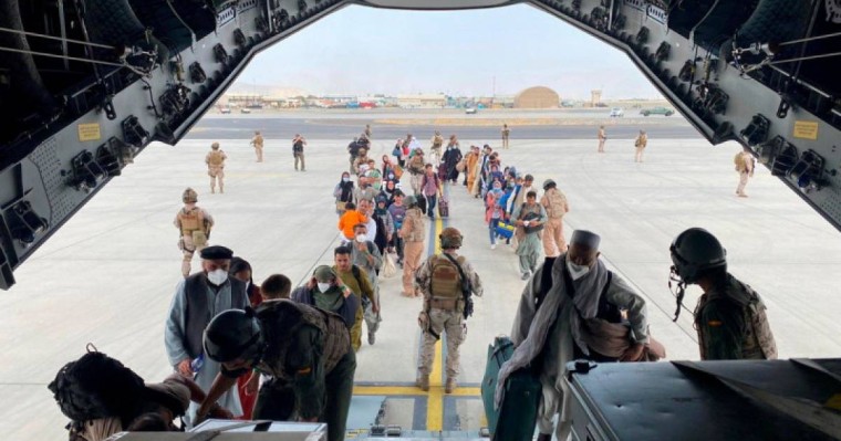 Кабулдан Алматыға 100-ге жуық адам әкелінді