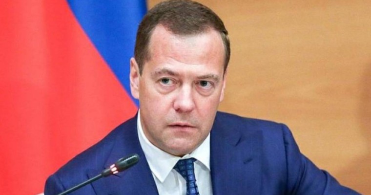 «Ақпараттық соғыстың көрінісі»: Медведев желідегі парақшасының бұзылғанын мәлімдеді