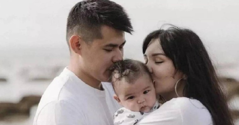 "Сол жалақыны қазаққа төле": Жәния Джуринская филиппиндік бала күтушісіне қанша жалақы беретінін айтты