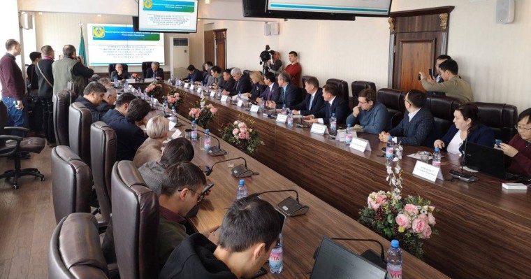 Министр Абаев қатысқан талқылауда бейбіт жиындар туралы заң жобасы сыналды