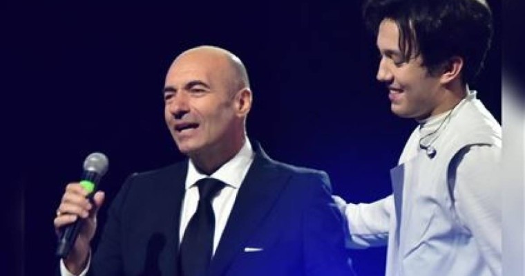 "Димаш Ресейдің оған қандай жақсылық жасағанын ұмытып кетті": Ресейлік БАҚ Димашты айыптады