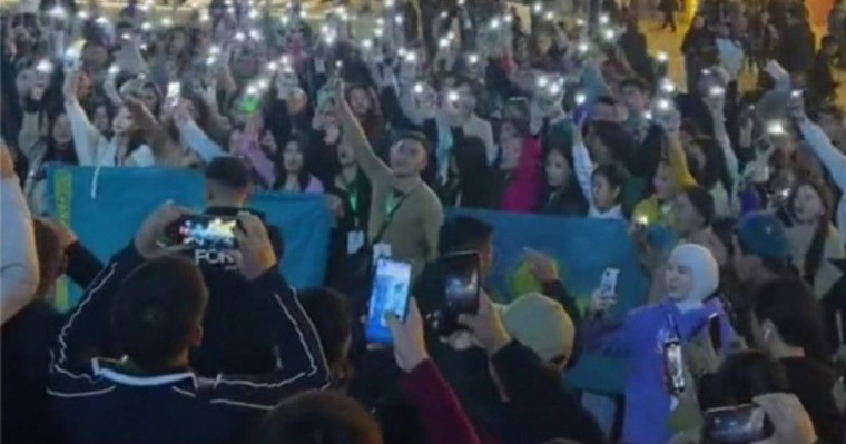 Қазақстандықтар Ташкентте ән салғаны үшін ескерту алды