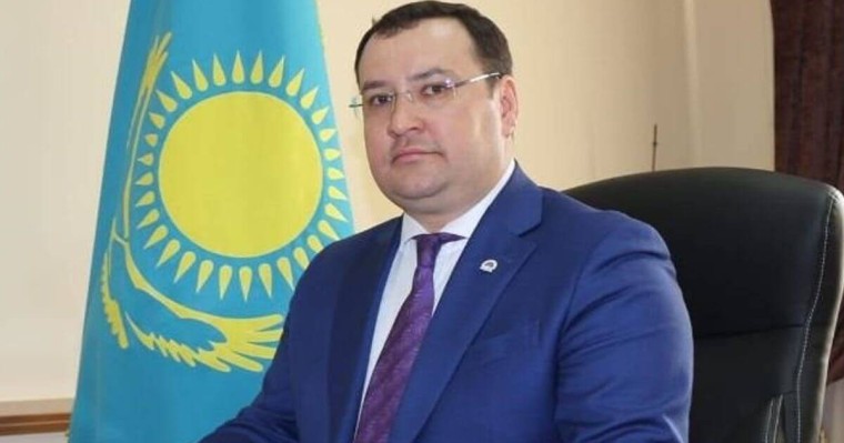 «Денесі әлі табылған жоқ»: Атырау облысында әкім суға батып кетті