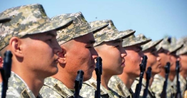 Әскердегі сарбаздарға несие беруге тыйым салынады