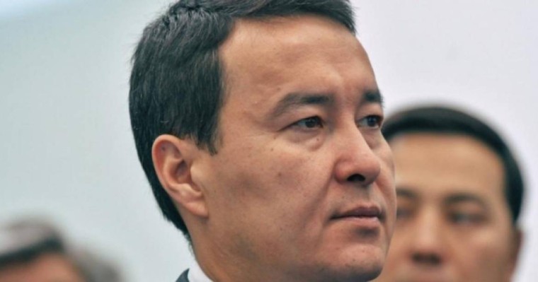 Премьер-министр әкесінің құрметті азамат атанғанын әділетті деп айтты