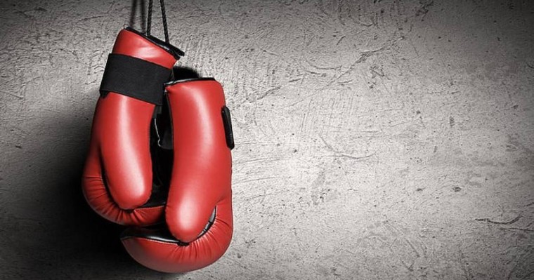 Елеусінов кәсіпқой бокста алғаш рет жеңілді (ВИДЕО)