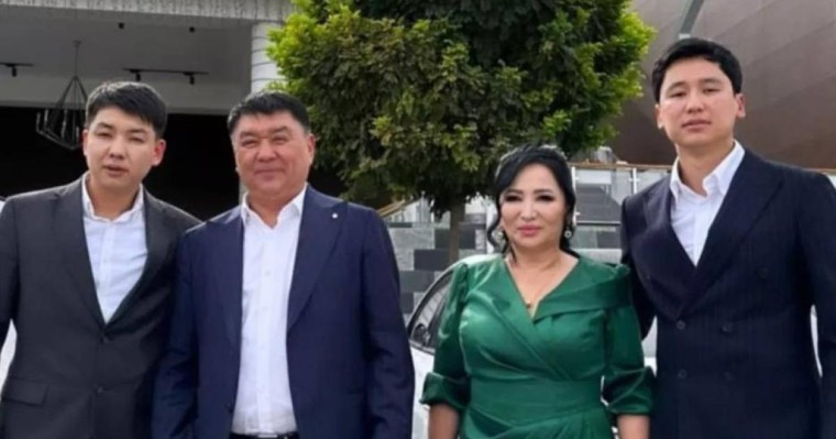 "Топ құдалық болды": Гүлзира Айдарбекова кіші ұлының сүйіктісіне құда түсті