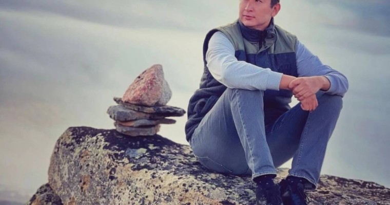 Танымал қазақстандық блогер Әлішер Елікбаевты шетелде тонап кетті