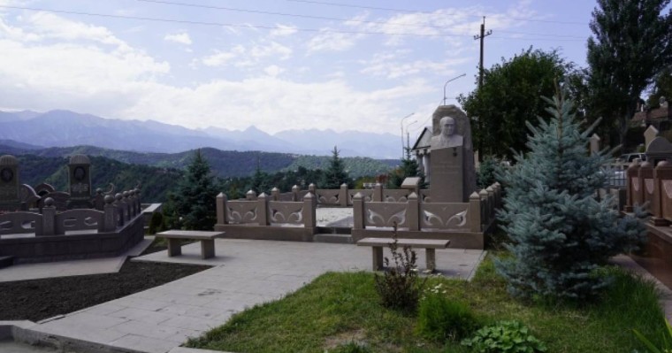 Кеңсайдағы қарбалас: Айсұлтанды атасының қасына жерлеуі мүмкін