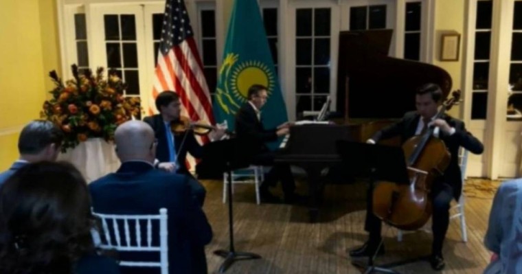 АҚШ-та Республика күні аталып өтті