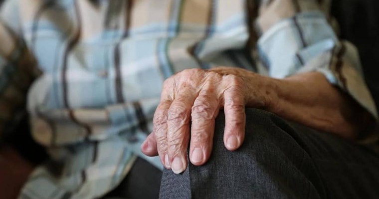 Қостанайда зейнеткер бірге тұрып жатқан әйелдің 4 жасар немересін өлтірді