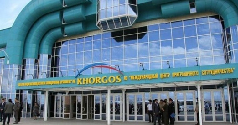 Қытайға ақшамен өткізген: Алматы облысында лауазымды тұлғалар ұсталды