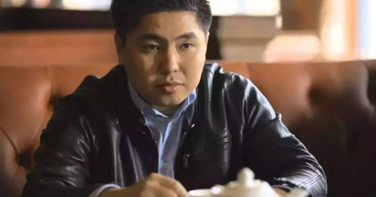 "Ішімдіктен бас тарттым, Алланы таныдым": Нұртас Адамбай тура жолға түскенін айтты