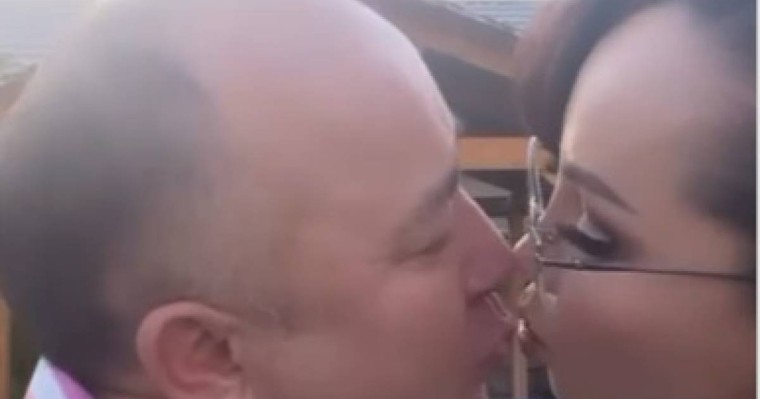 Ұяттан безгендер: Қуандық Шәкіржанов пен Баян Алагөзова сүйісті (ВИДЕО)