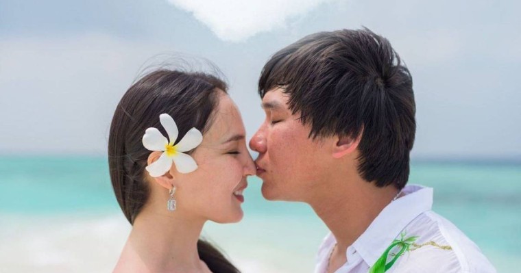 Жұлдыз Әбдікәрімова күйеуінің "бірінші әйелімен" қалай араласатынын айтты