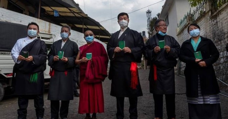 Қытайға қарсы тибеттіктер Үндістанда саяси көшбасшысына дауыс беріп жатыр