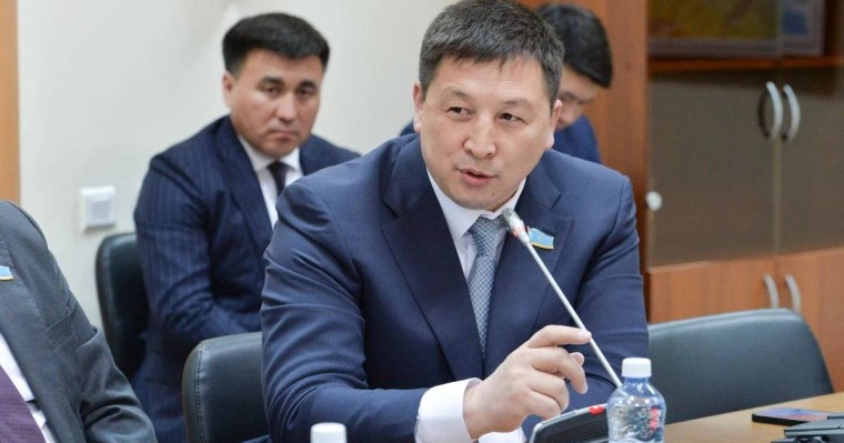 "Кім көрінген басқарып жүр": Депутат спорт федерацияларының басшыларын сынға алды