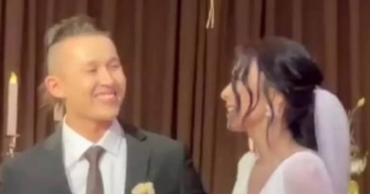 Атышулы Ninety One тобының әншісі шаңырақ көтерді (видео)